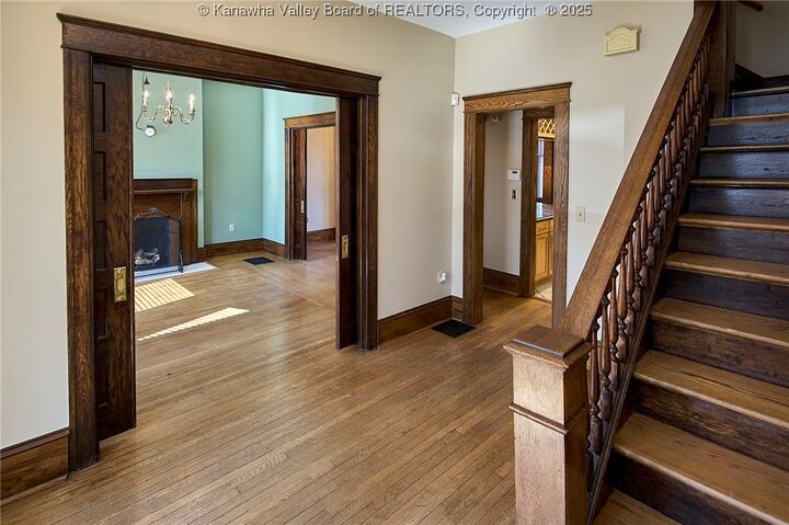 Property Photo:  1313 Lee Street 102  WV 25301 