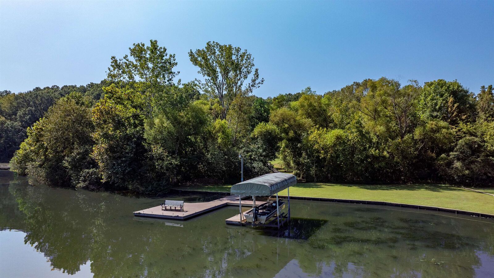 Property Photo:  1571 Indian Woods Drive  GA 30642 