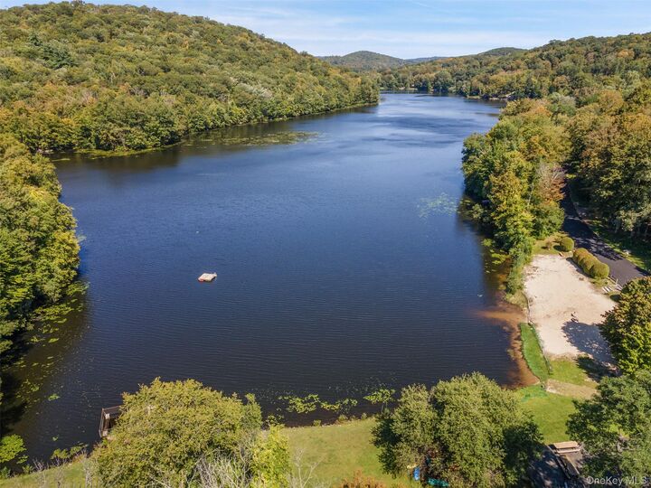 Property Photo:  11 Glass Lane  NY 10512 