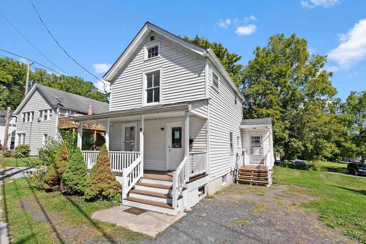 Property Photo:  8 Coldenham Road  NY 12586 