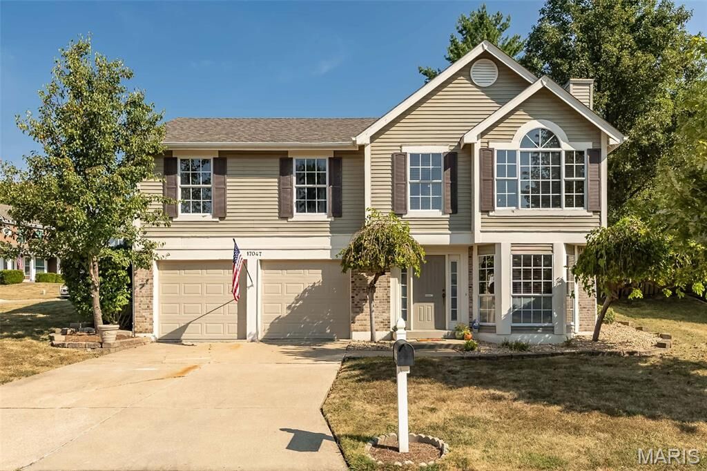 Property Photo:  17047 Redwood Glen Drive  MO 63025 