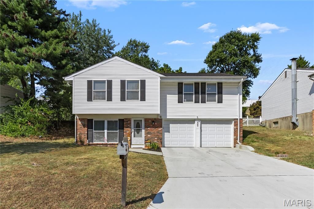 Property Photo:  2341 Gloucester Road  MO 63049 