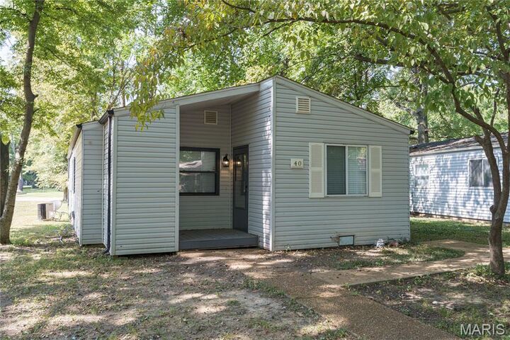 Property Photo:  40 Lilac Street  IL 62034 