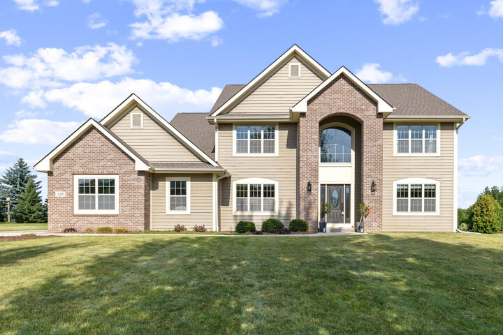 120 Kestrel Way  Hartland WI 53029 photo