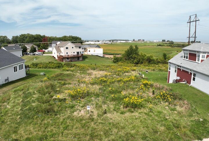 Property Photo:  792 Skypark Dr Lt48  WI 53027 
