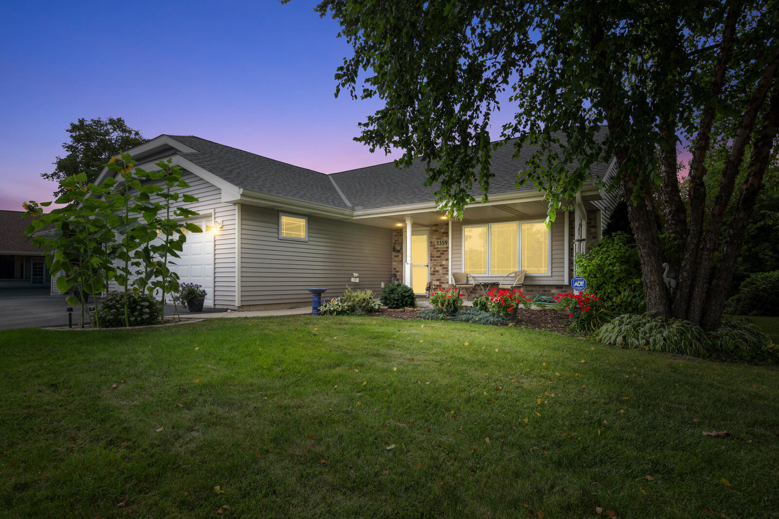 Property Photo: 3359 Sanctuary Dr WI 53172