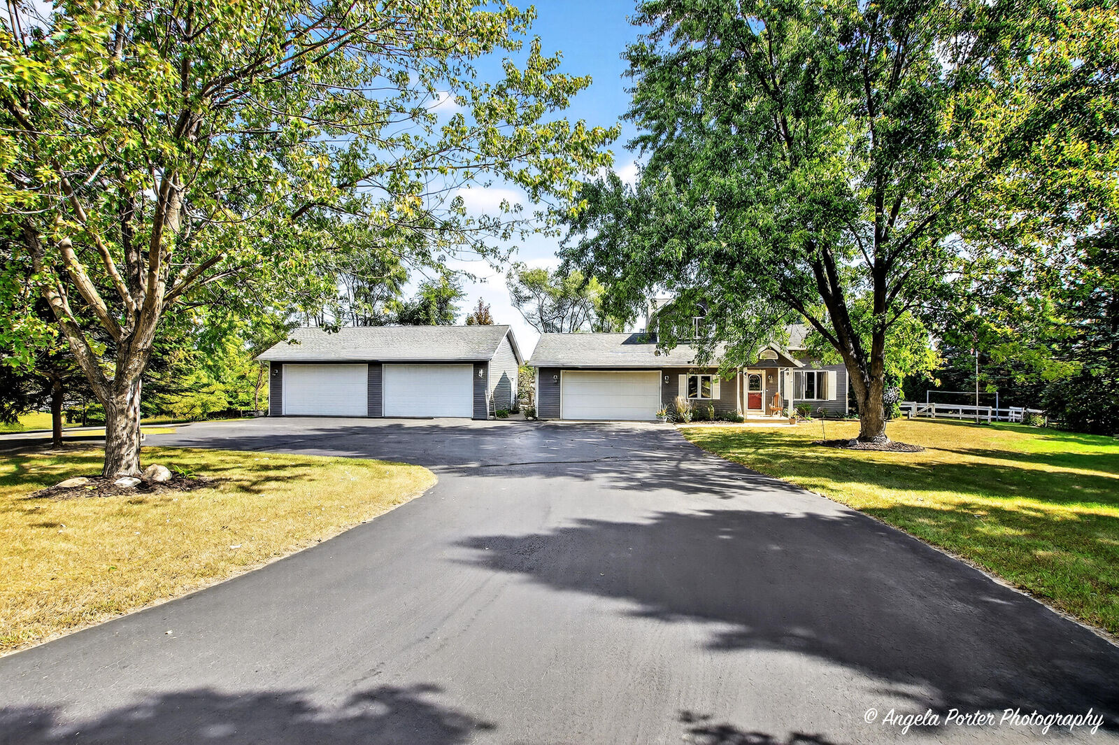 Property Photo: 1408 Pond Rd WI 53181