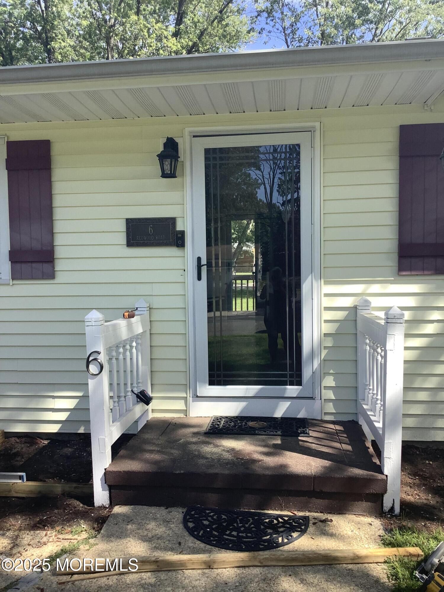 Property Photo:  6 Redwood Road  NJ 07731 
