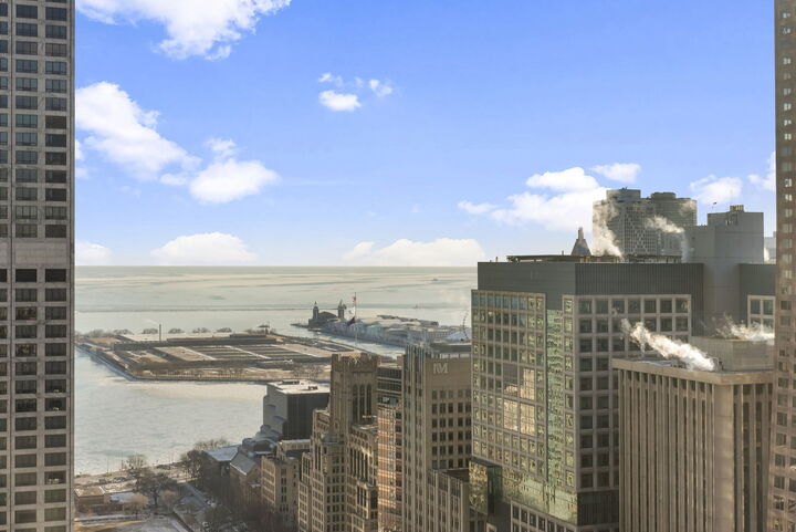 Property Photo: 111 E Chestnut Street 43F IL 60611