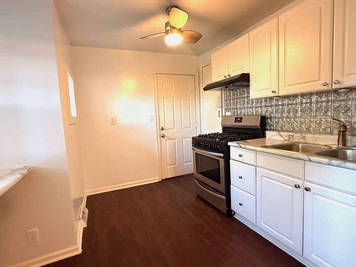 Property Photo:  1610 Goldenrod Terrace  IL 60073 