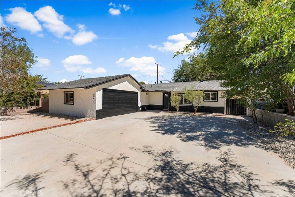Property Photo:  38634 Carolside Avenue  CA 93550 