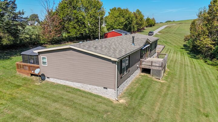 Property Photo: 137 Hawkins Rd TN 37186