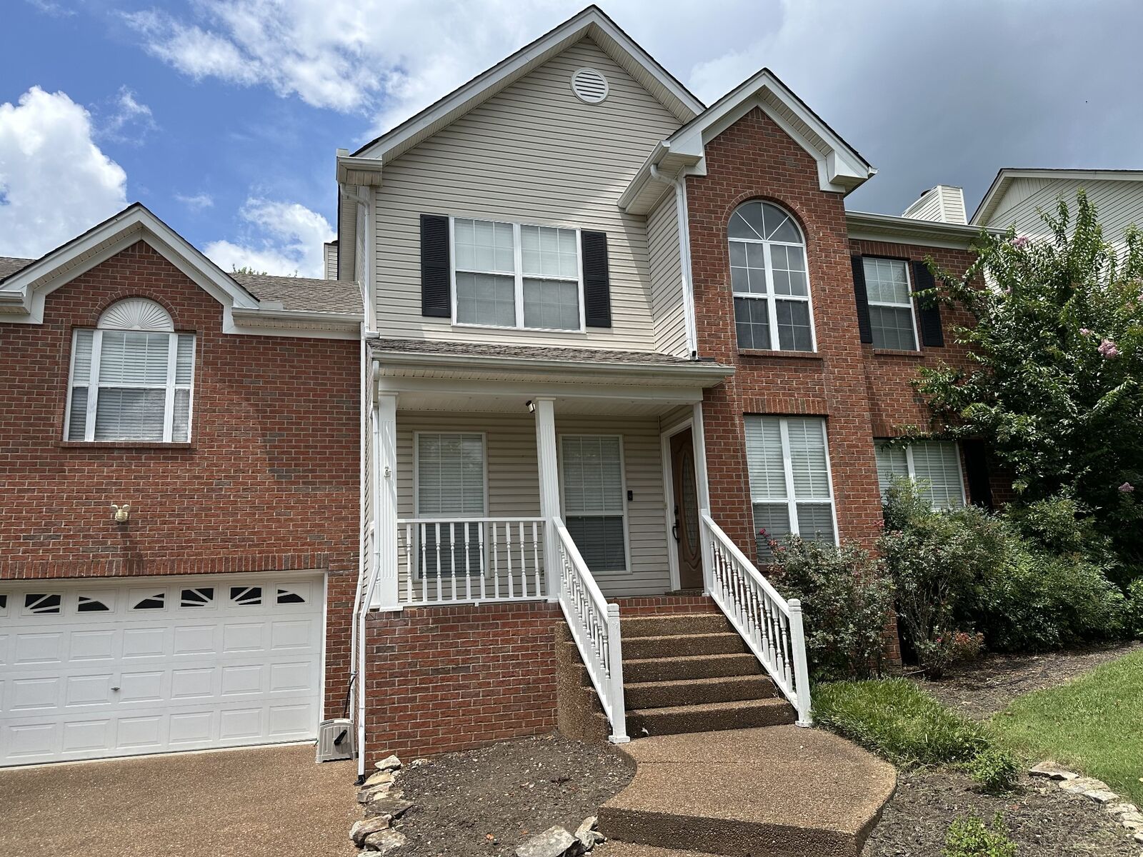 Property Photo: 142 Braxton Park Ln TN 37072