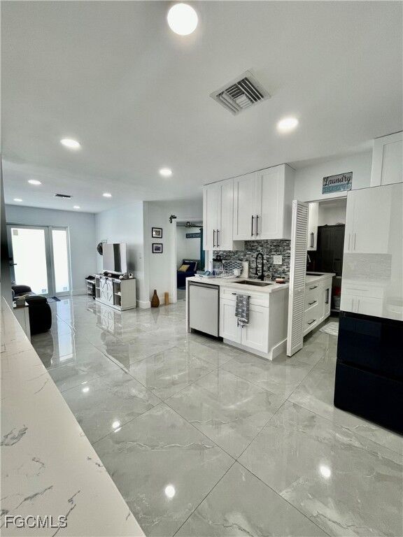 Property Photo:  2351 Oleander Street  FL 33956 