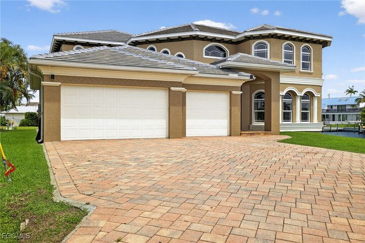 2123 SE 25th Lane  Cape Coral FL 33904 photo