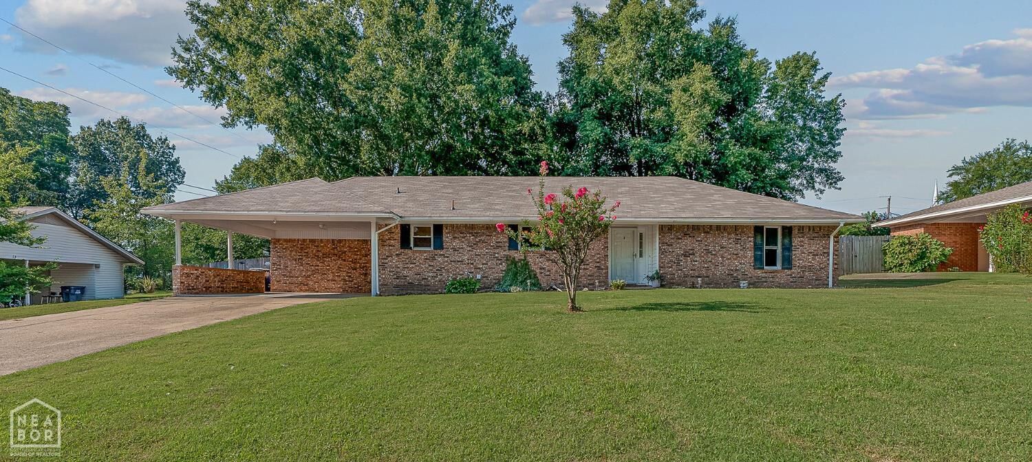 Property Photo: 1207 Medallion Drive AR 72404