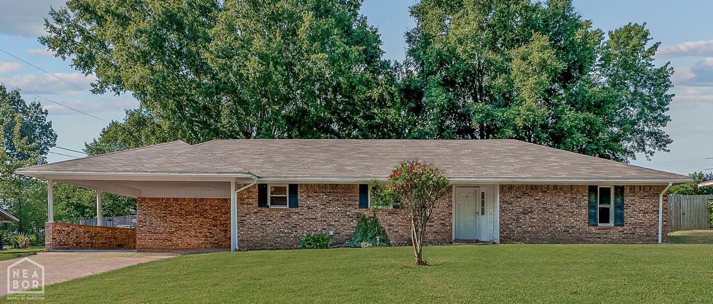 Property Photo:  1207 Medallion Drive  AR 72404