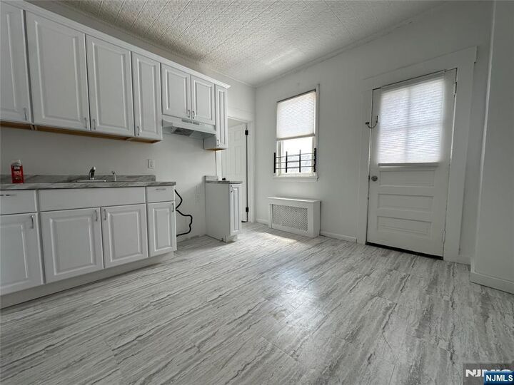 Property Photo:  526 Valley Brook Avenue 2nd Floor  NJ 07071 