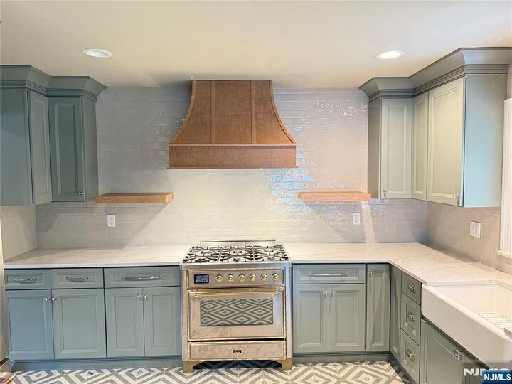 Property Photo:  14 Kennedy Terrace  NJ 07675 