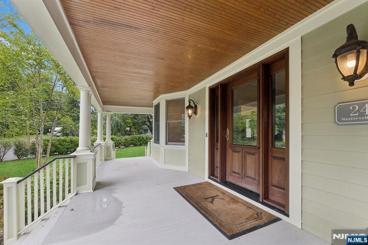 Property Photo:  24 Westervelt Avenue  NJ 07670 