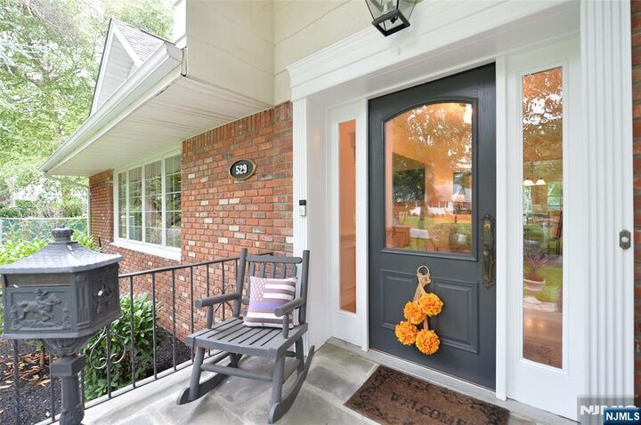 Property Photo:  529 Covington Place  NJ 07481 