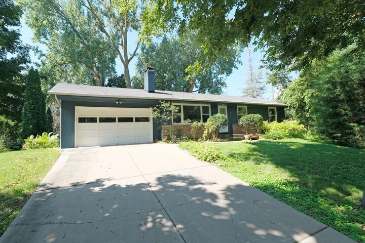Property Photo:  148 Ridgeview Lane E  MN 55391 