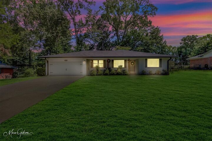 Property Photo:  3212 Tanglewood Drive  LA 71107 