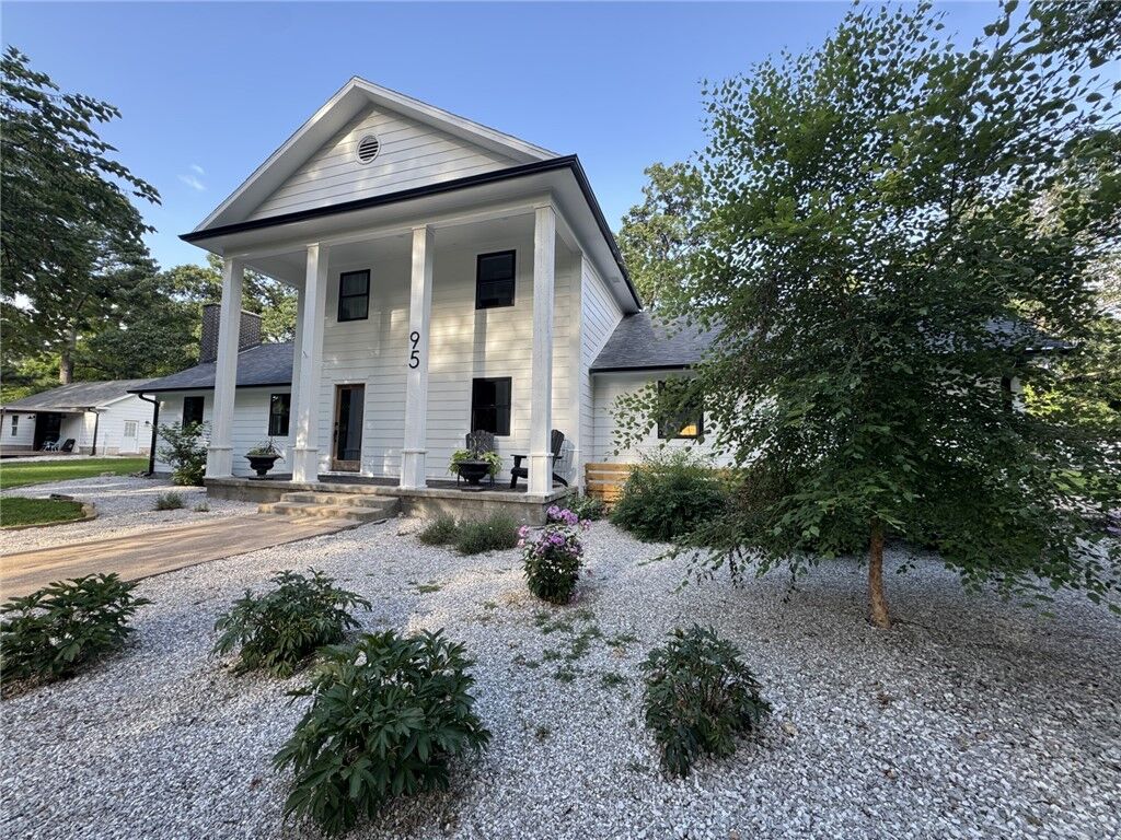 Property Photo:  95 Kemper Place  AR 72756 
