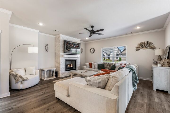 Property Photo: 2408 SW Paddington Street AR 72713