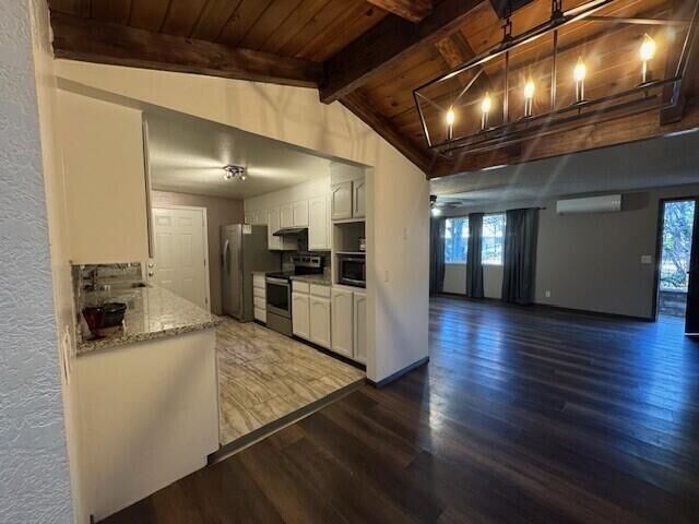 Property Photo: 634 Frederick Court OR 97523