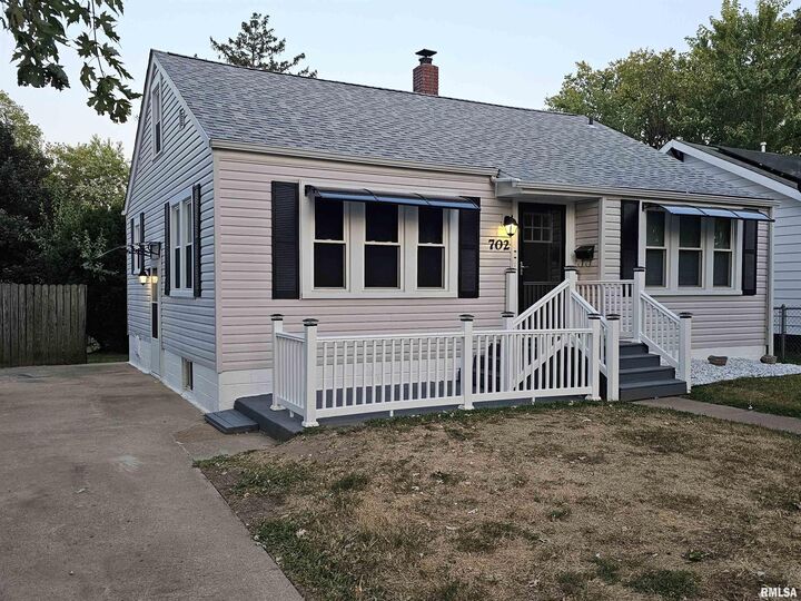 702 S 25th Street  Mt Vernon IL 62864 photo