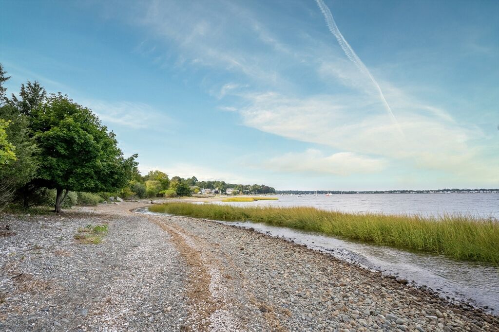Property Photo:  11 Stonegate  RI 02885 