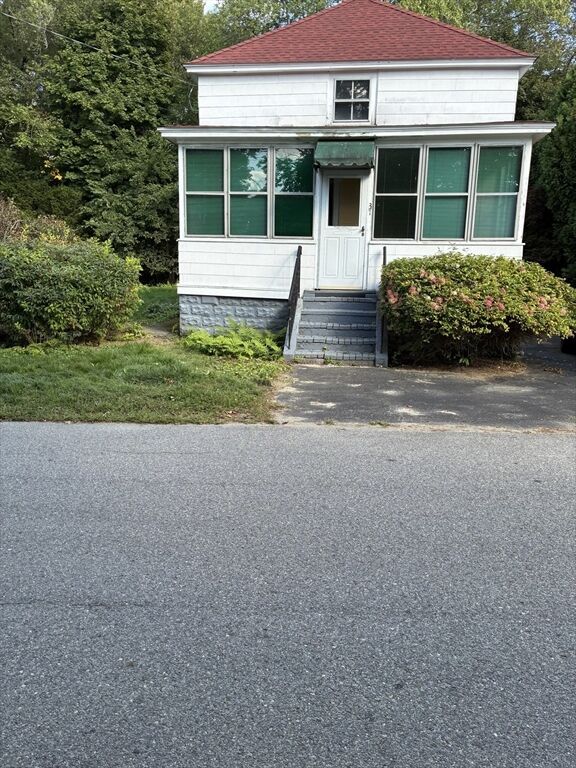 31 Dexter St.  Methuen MA 01844 photo