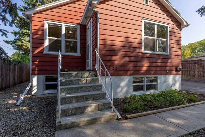 Property Photo:  1323 6 Avenue N  AB T1H 0S9 