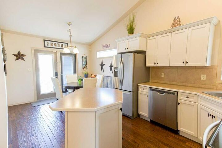Property Photo: 20 Ironstone Drive AB T4R 2R2