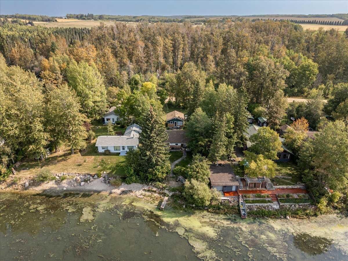 Property Photo: 60 Beach Avenue AB T0C 2C0