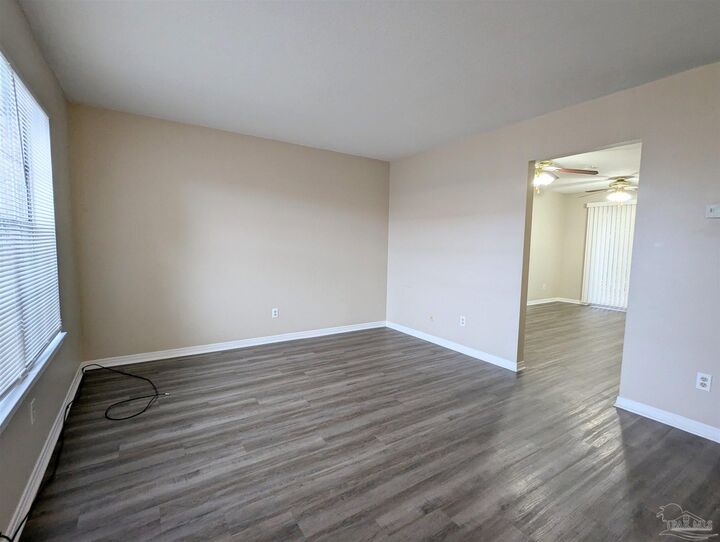 Property Photo: 6220 Lanier Dr FL 32504