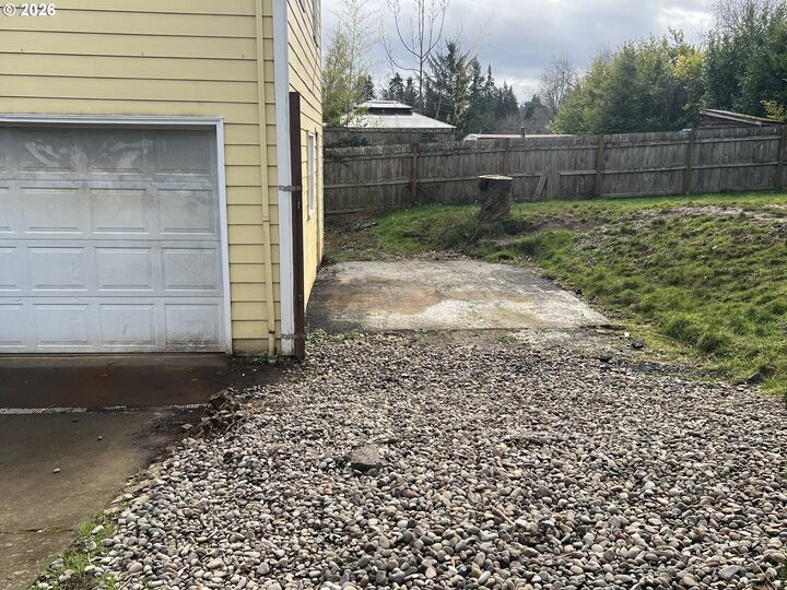 Property Photo:  210 Hoyt St  OR 97302 