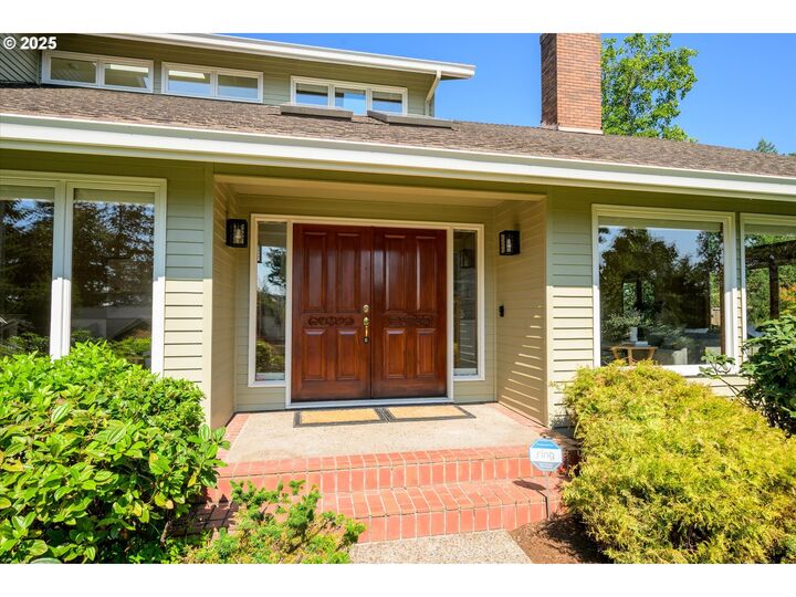 Property Photo:  5159 Solar Heights Dr  OR 97405 