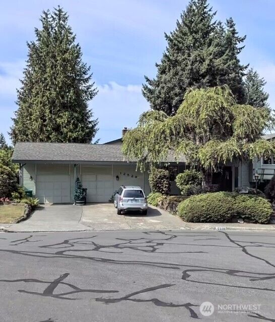Property Photo:  12528 SE 70th Street  WA 98056 