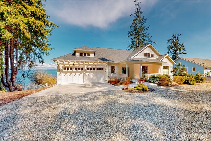 Property Photo: 140 N Bay Way WA 98365