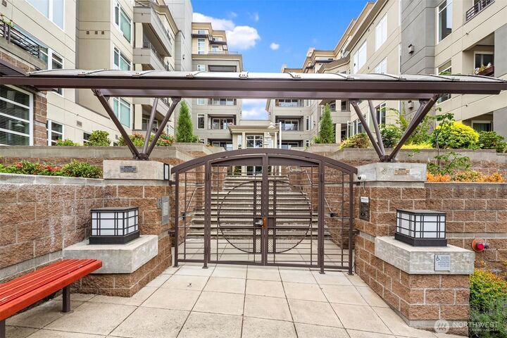 Property Photo: 225 4th Avenue A401 WA 98033
