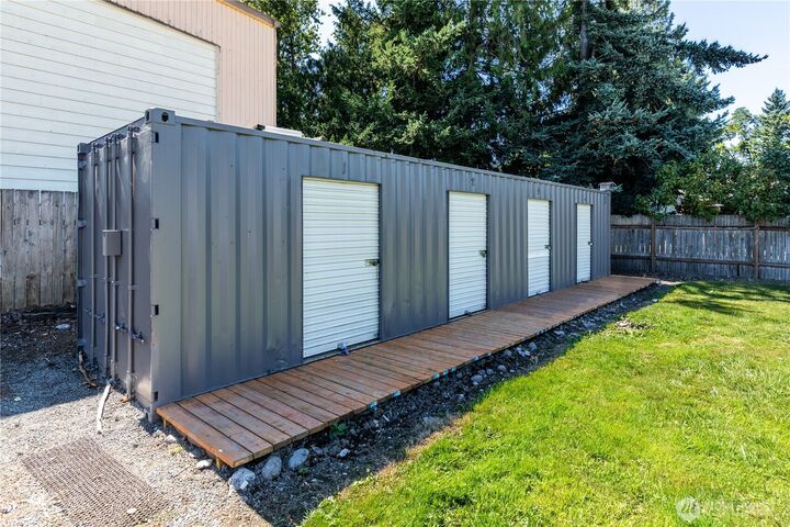 Property Photo:  2054  Roosevelt Avenue  WA 98022 