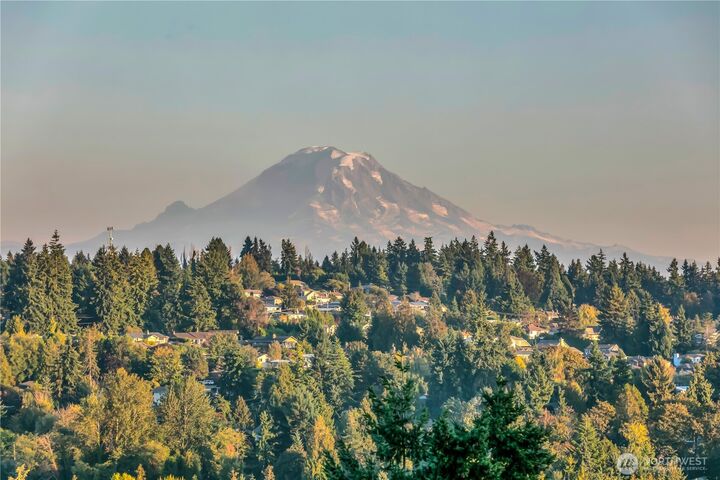 Property Photo:  1233 SW 171st Place  WA 98166 
