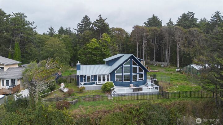 Property Photo: 4631 State Route 109 WA 98562