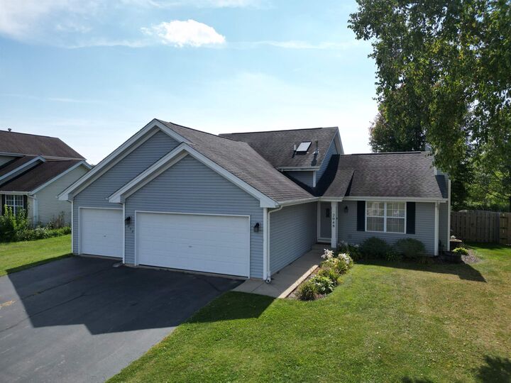 2048 Southfield Lane  Byron IL 61010 photo