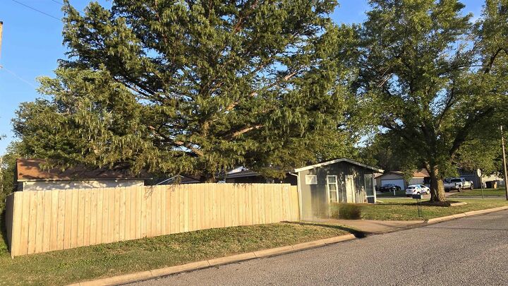 Property Photo:  760 S Baltimore Ave  KS 67037-1254 