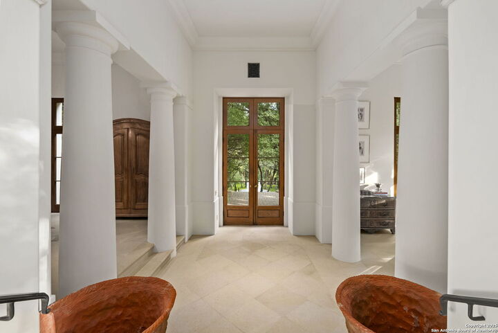 Property Photo: 317 Limestone Creek TX 78232
