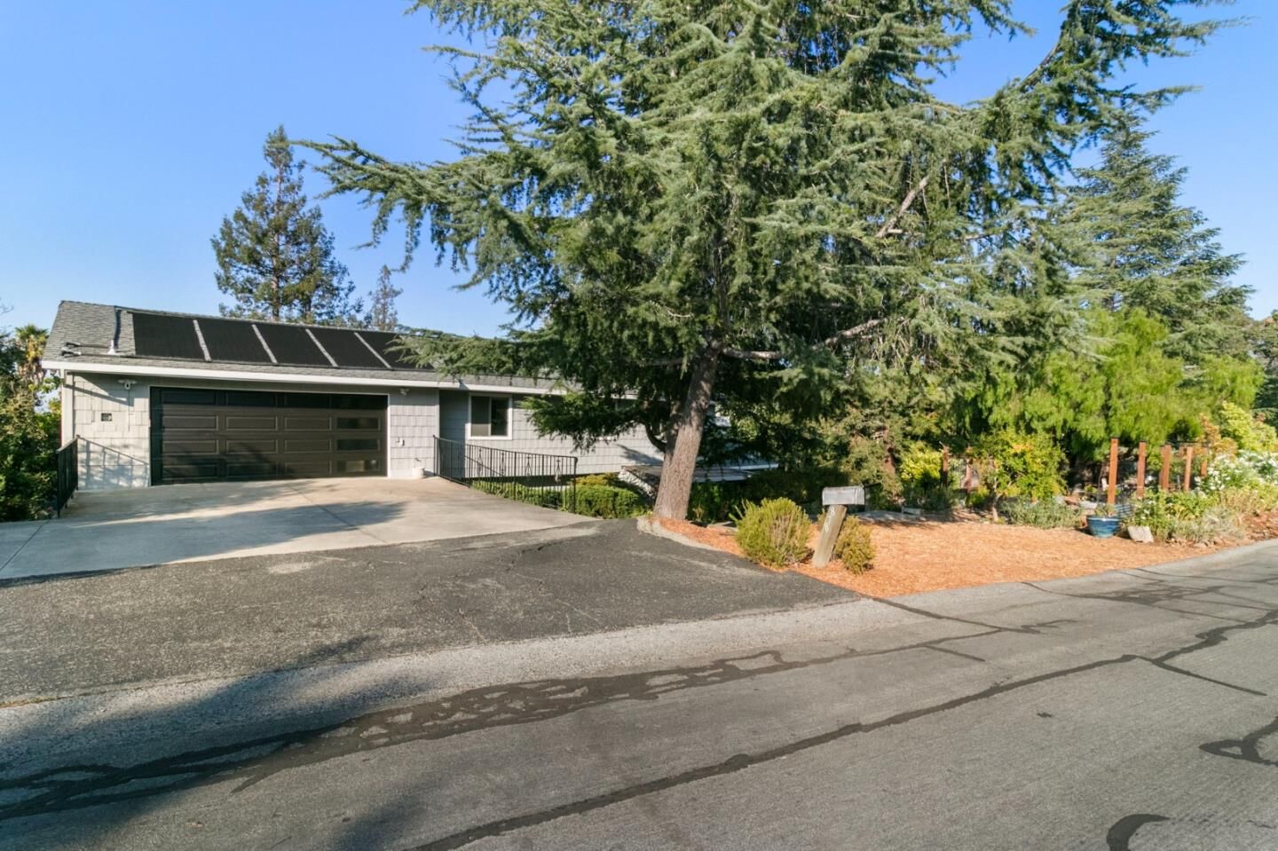 Property Photo: 878 Hillcrest Drive CA 94062