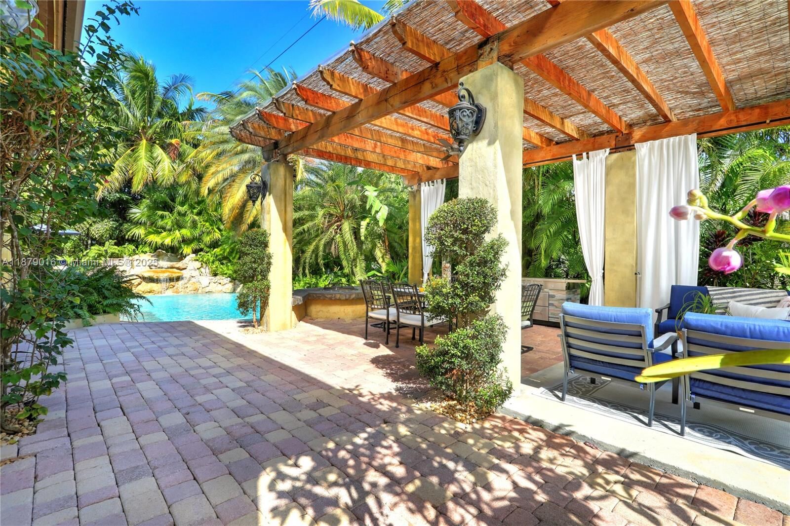 Property Photo: 16645 SW 87th Ct FL 33157